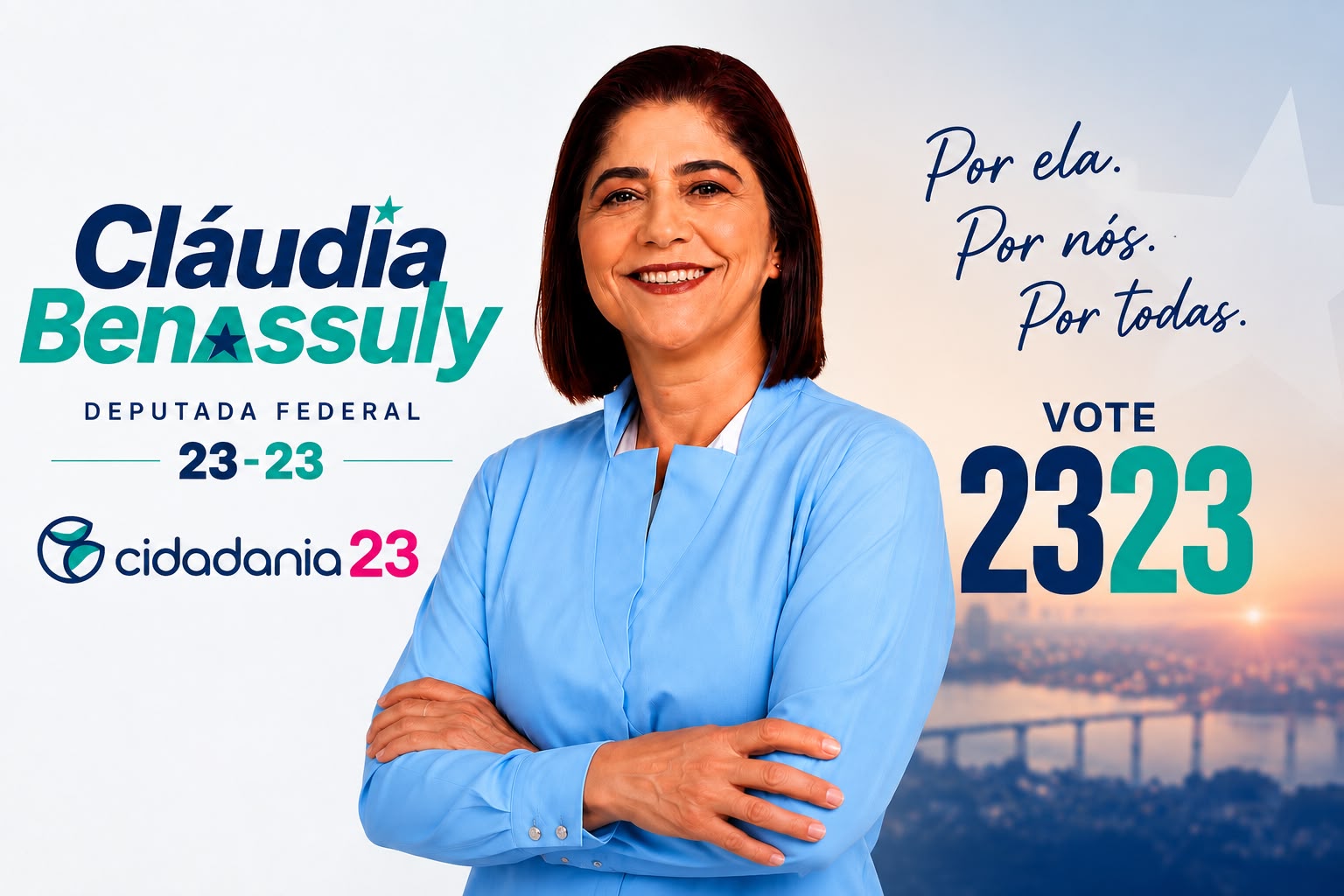 Cláudia Benassuly sorrindo